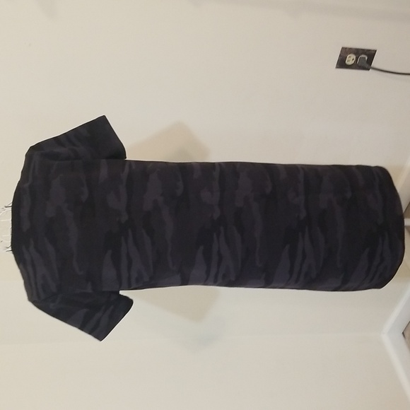 T by Talbots camouflage dress. Size small - Picture 4 of 7